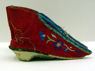 Red lotus shoe